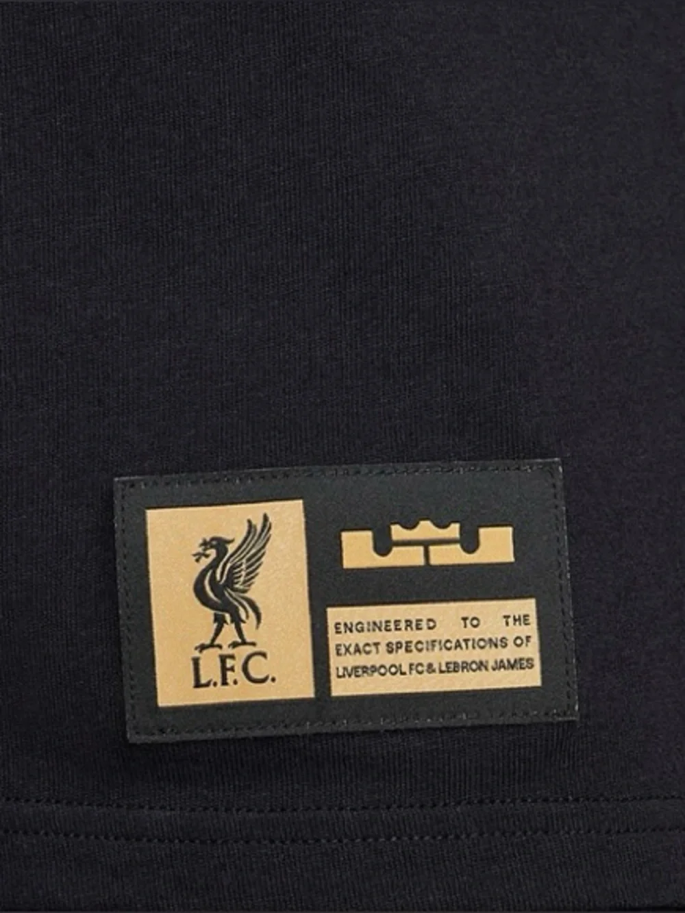 Nike Youth LeBron James x Liverpool Max 90 Black short sleeve T shirt  Size M
